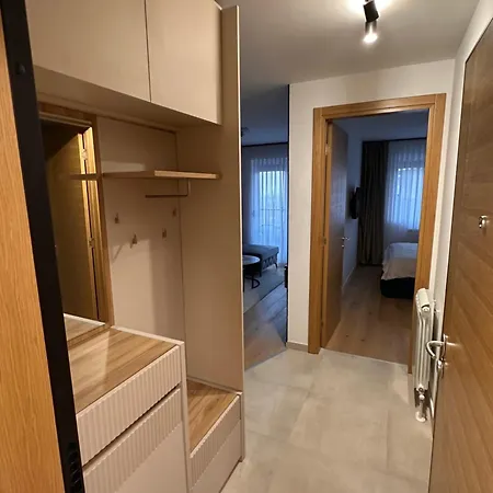 Din Istocno Sarajevo, Lukavica * サラエヴォ